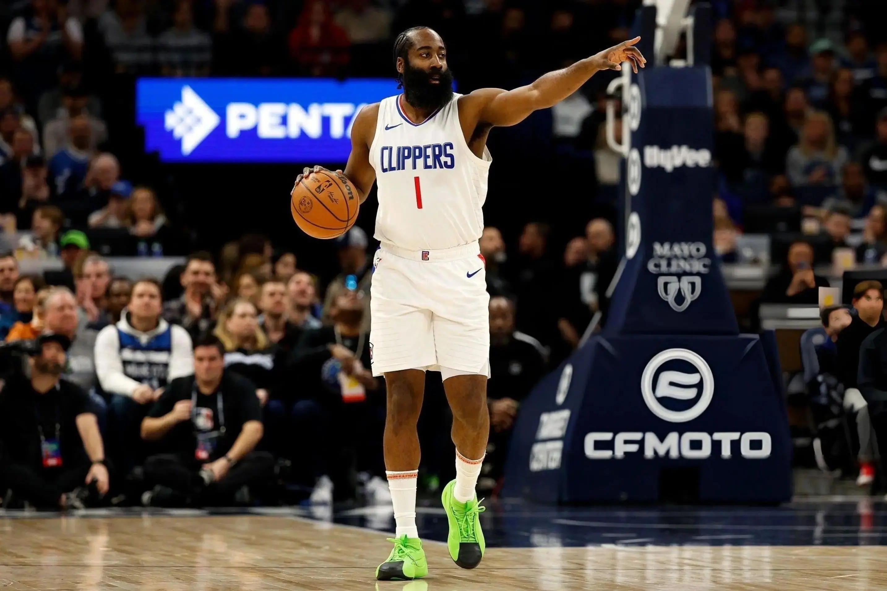 猛龙队主场大获全胜,士气高涨的简单介绍 猛龙队主场大获全胜,士气高涨的简单介绍