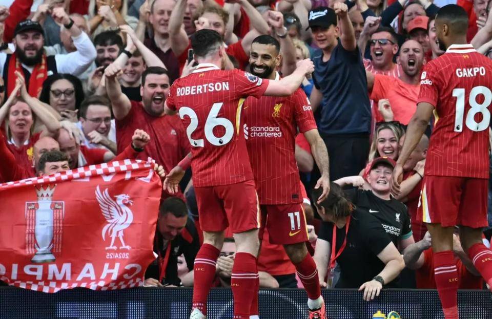 利物浦主场大胜圣徒,继续领跑英超榜首 利物浦主场大胜圣徒,继续领跑英超榜首