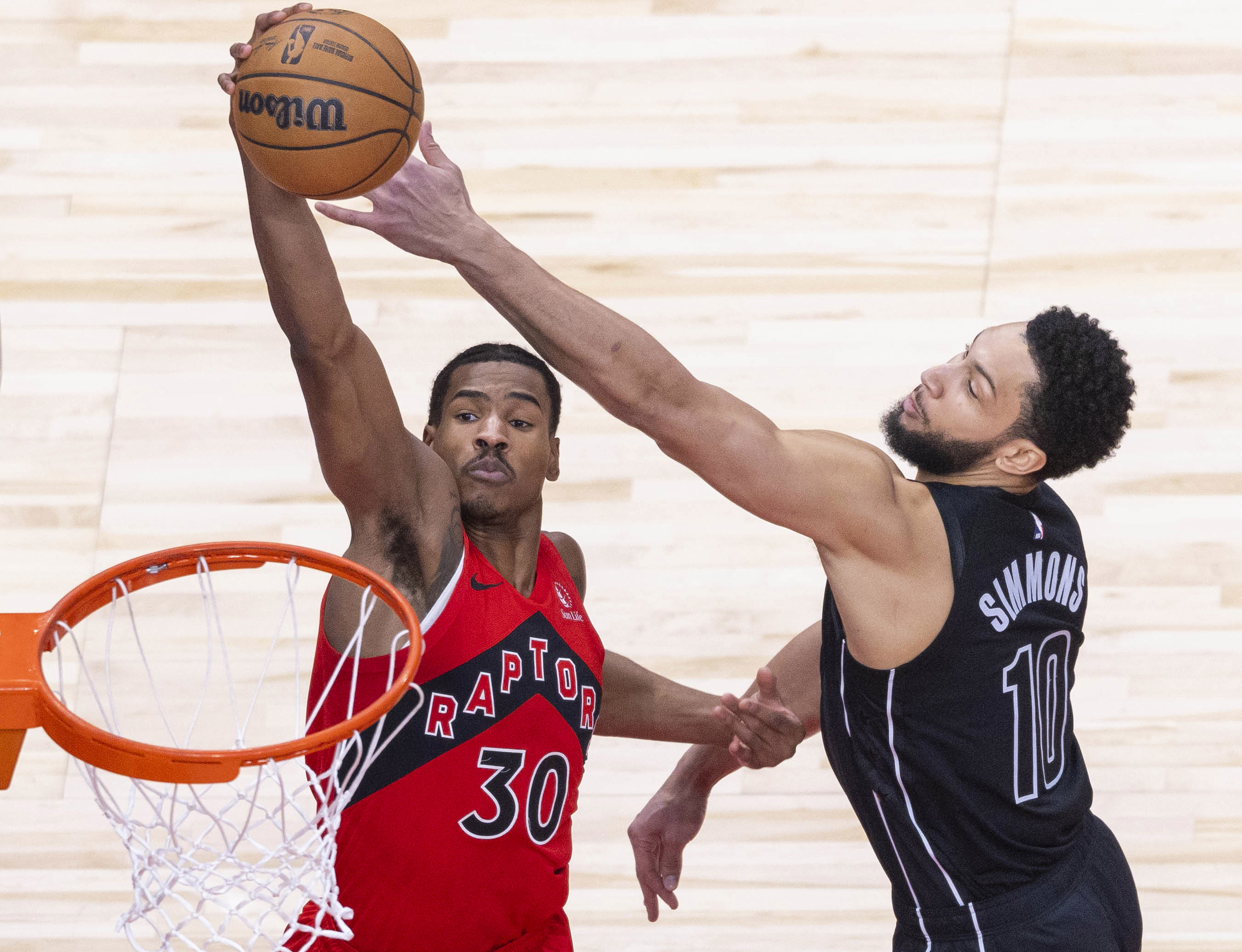 FB体育在线-包含猛龙队新秀表现抢眼，球队行进在保持连胜步伐的词条