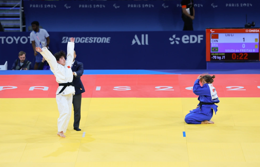 -柔道比赛中，法国选手成功卫冕