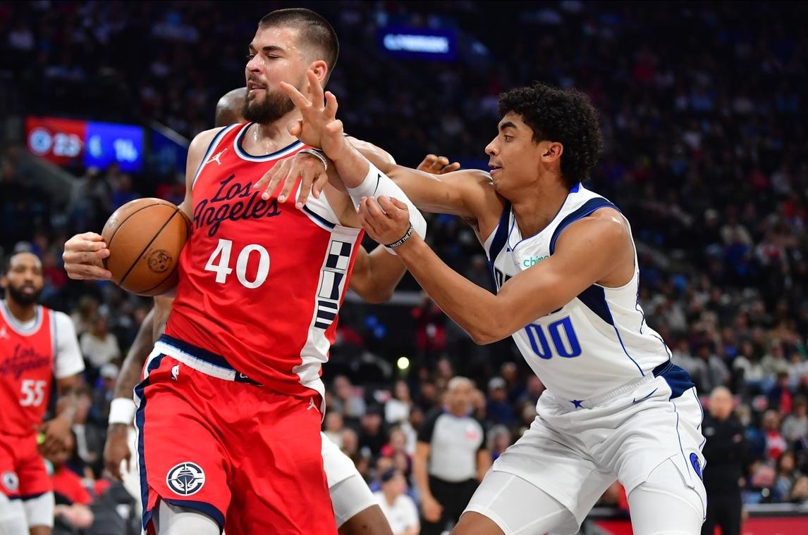 快船大胜对手，继续保持不败记录的简单介绍