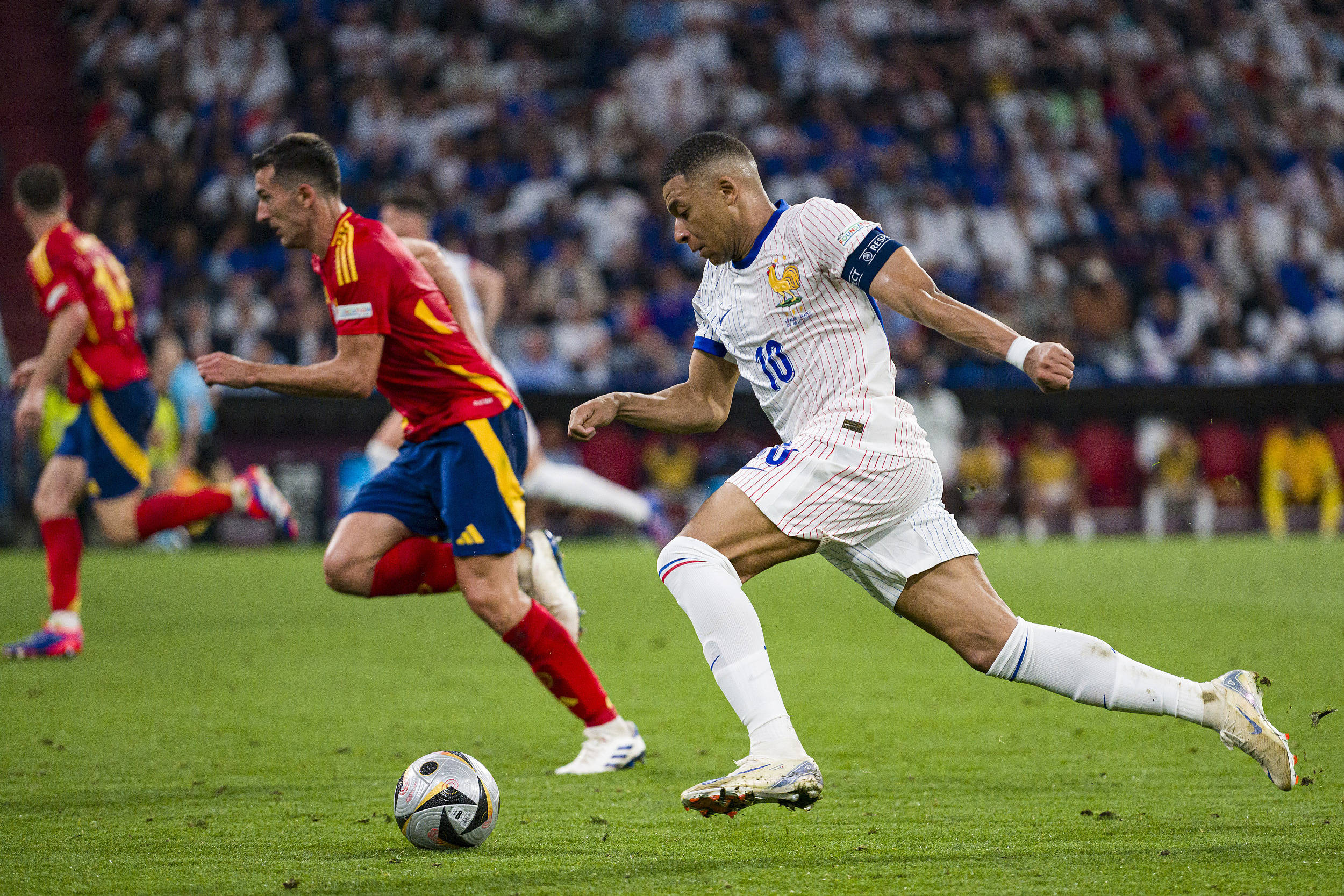 法国男篮取得连胜，晋级决赛