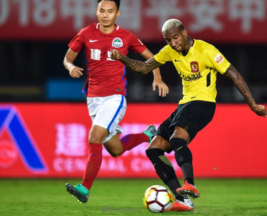 恒大主场迎战建业，冲击联赛榜首的简单介绍