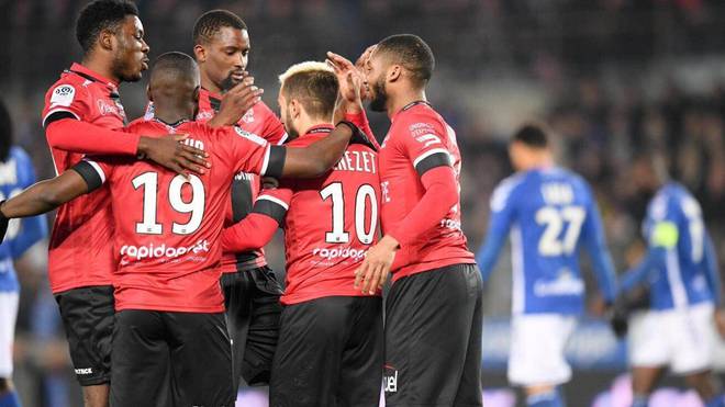 亚眠在客场击败甘冈，迎来一场重要胜利的简单介绍