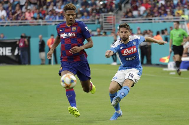 FB体育APP-包含莱斯特城有意引进里昂中场，引发转会传闻的词条