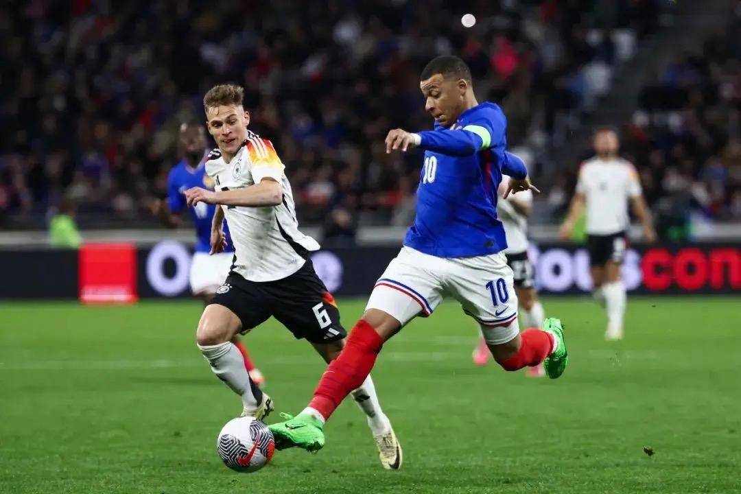 欧国联精彩比赛回顾，球迷心头一热