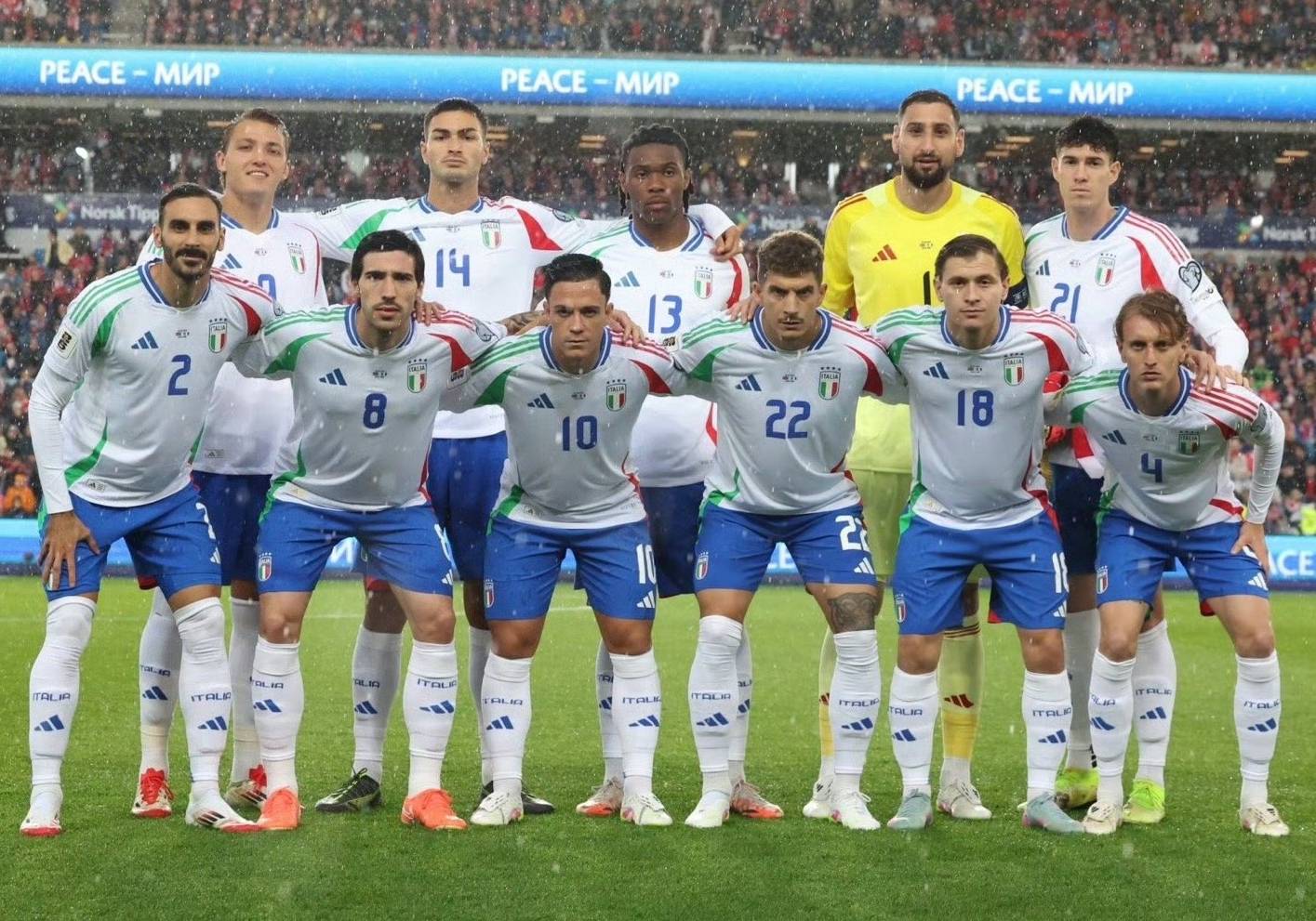 意大利队取得胜利进军淘汰赛