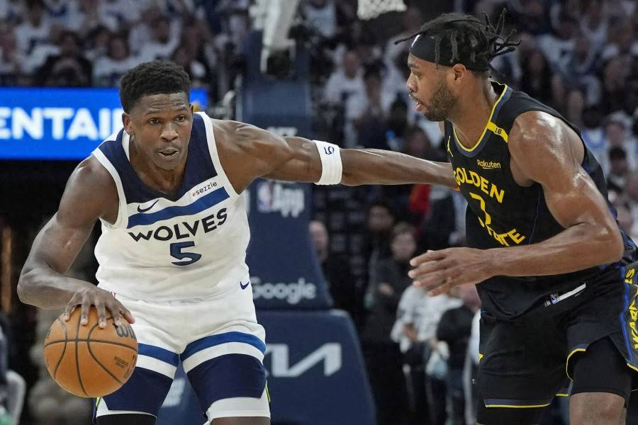 森林狼大胜骑士,东区首轮赛事取胜 森林狼大胜骑士,东区首轮赛事取胜