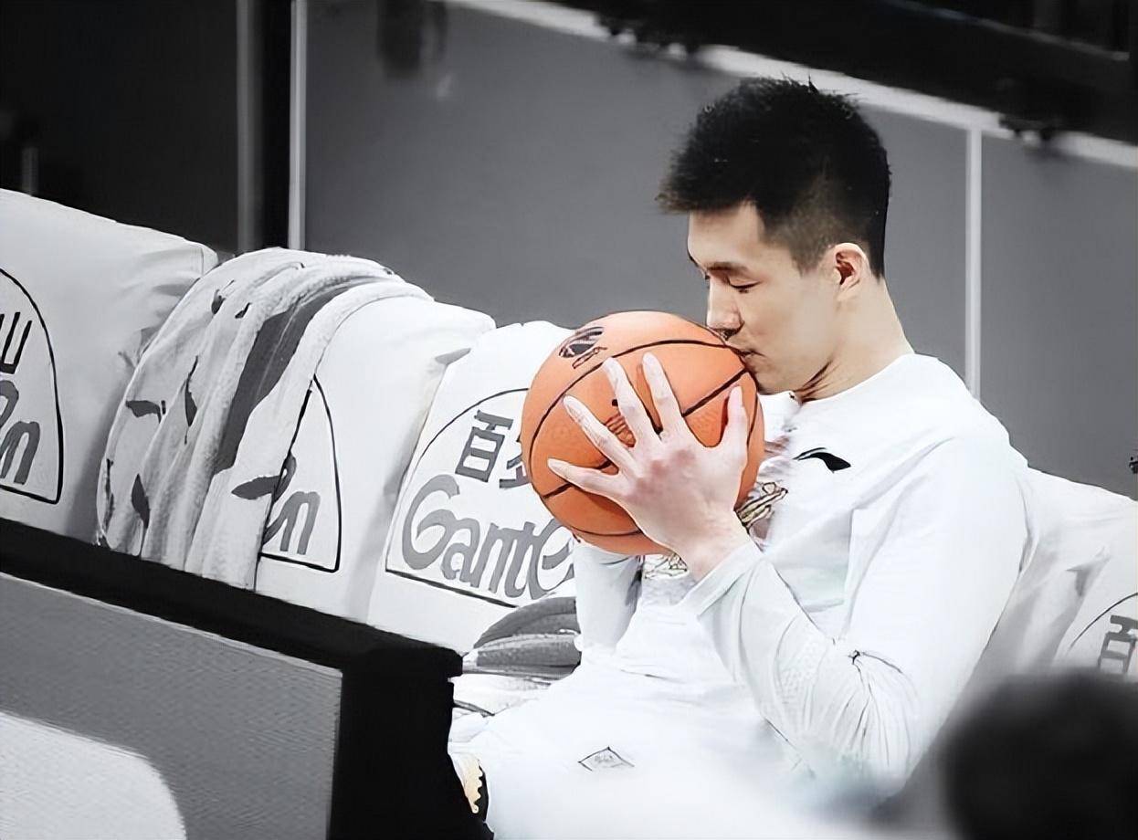 包含衣食爱篮球，走进球星生活！的词条