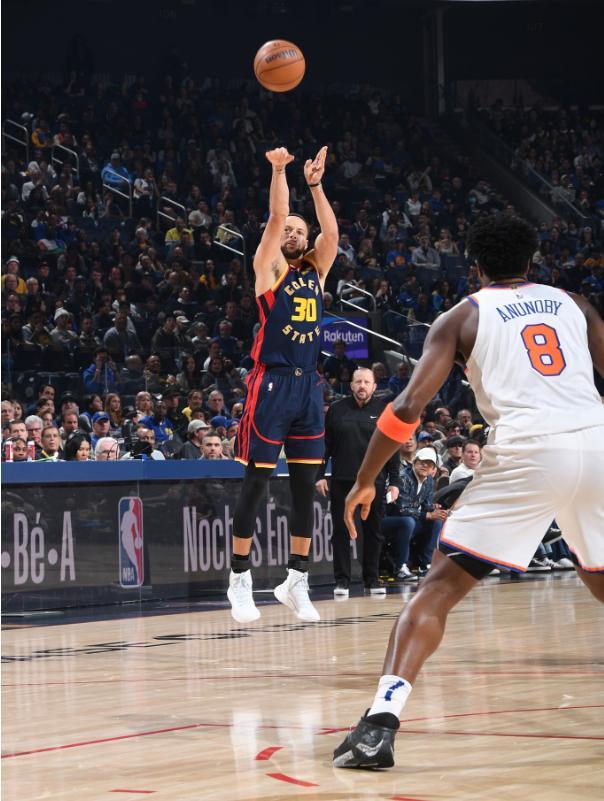 爵士客场惊险逆转,东南区战绩逆袭 爵士客场惊险逆转,东南区战绩逆袭