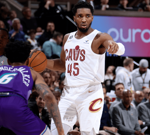 爵士客场惊险逆转,东南区战绩逆袭 爵士客场惊险逆转,东南区战绩逆袭