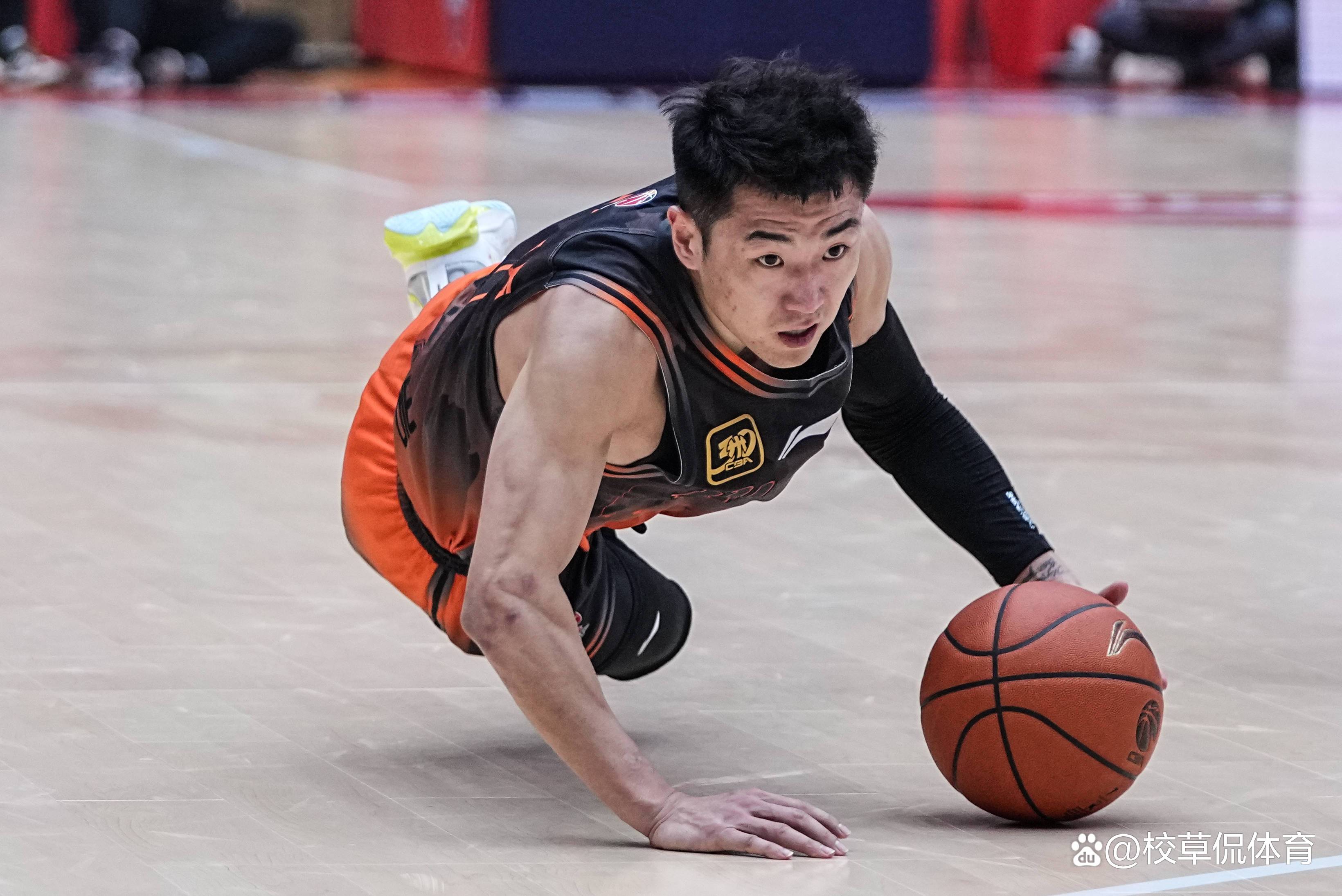 江苏男篮出现团队不端，遭遇连败痛击