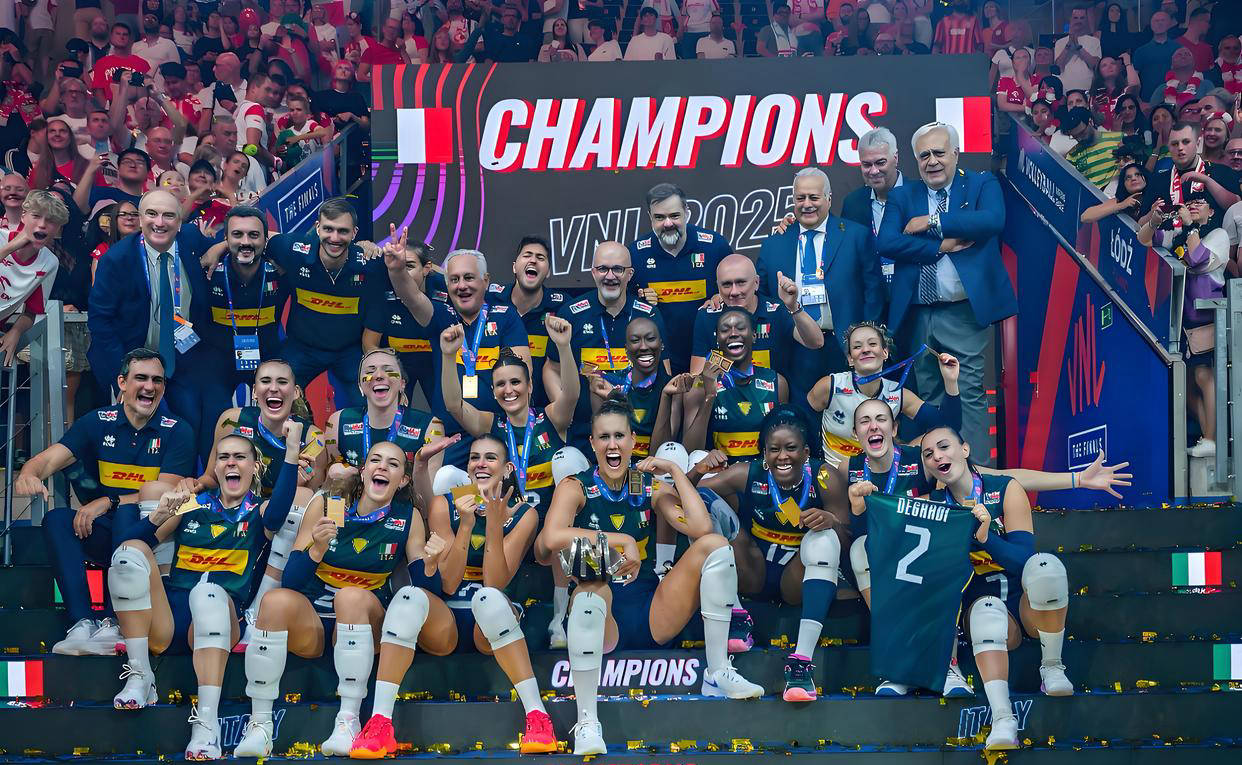 -意大利队在精彩的比赛中夺冠