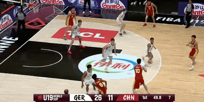 FB体育APP-开拓者对战黄蜂利拉德对沃克的碰撞