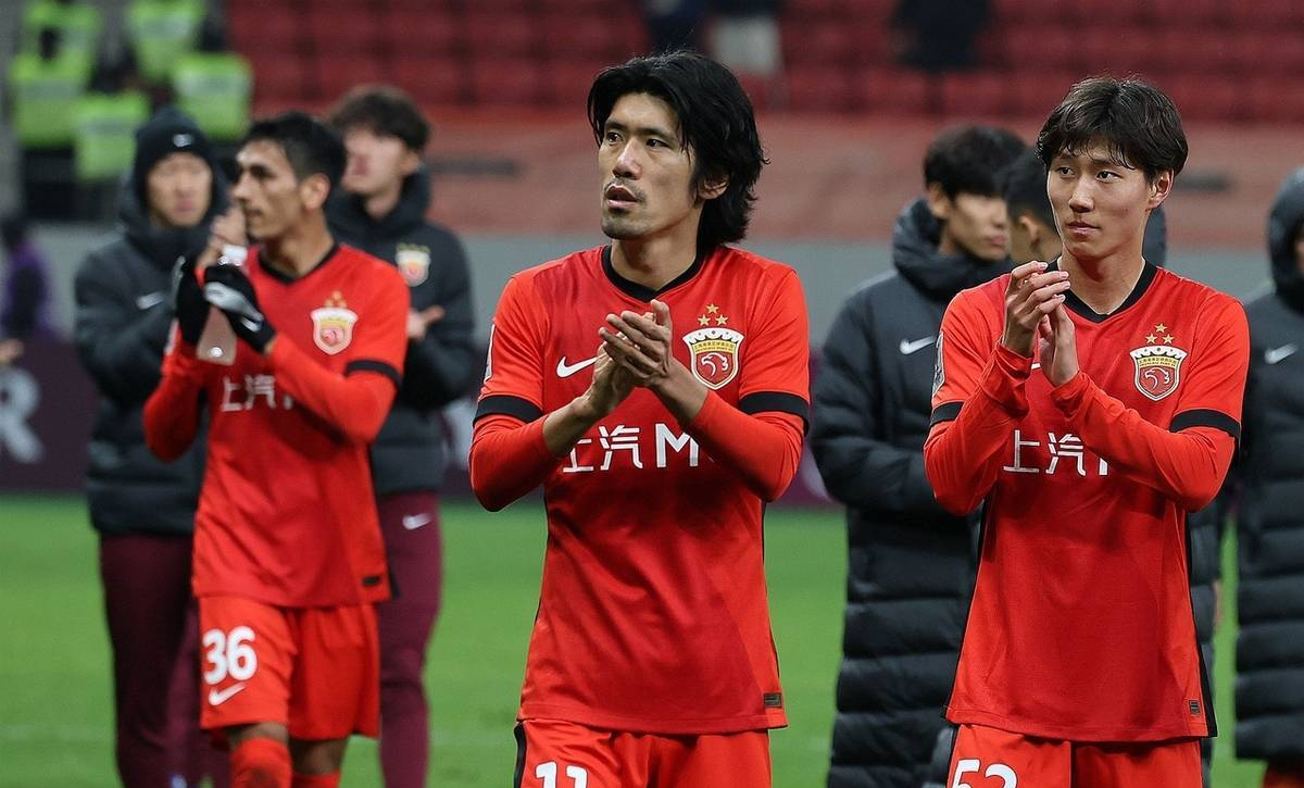 曼联费迪南六妻披露，淘汰对手晋级的简单介绍