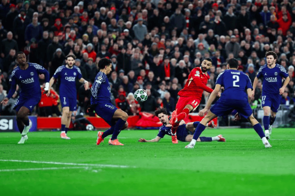 FB体育官网-豪门对战，甲级联赛上演巅峰对决