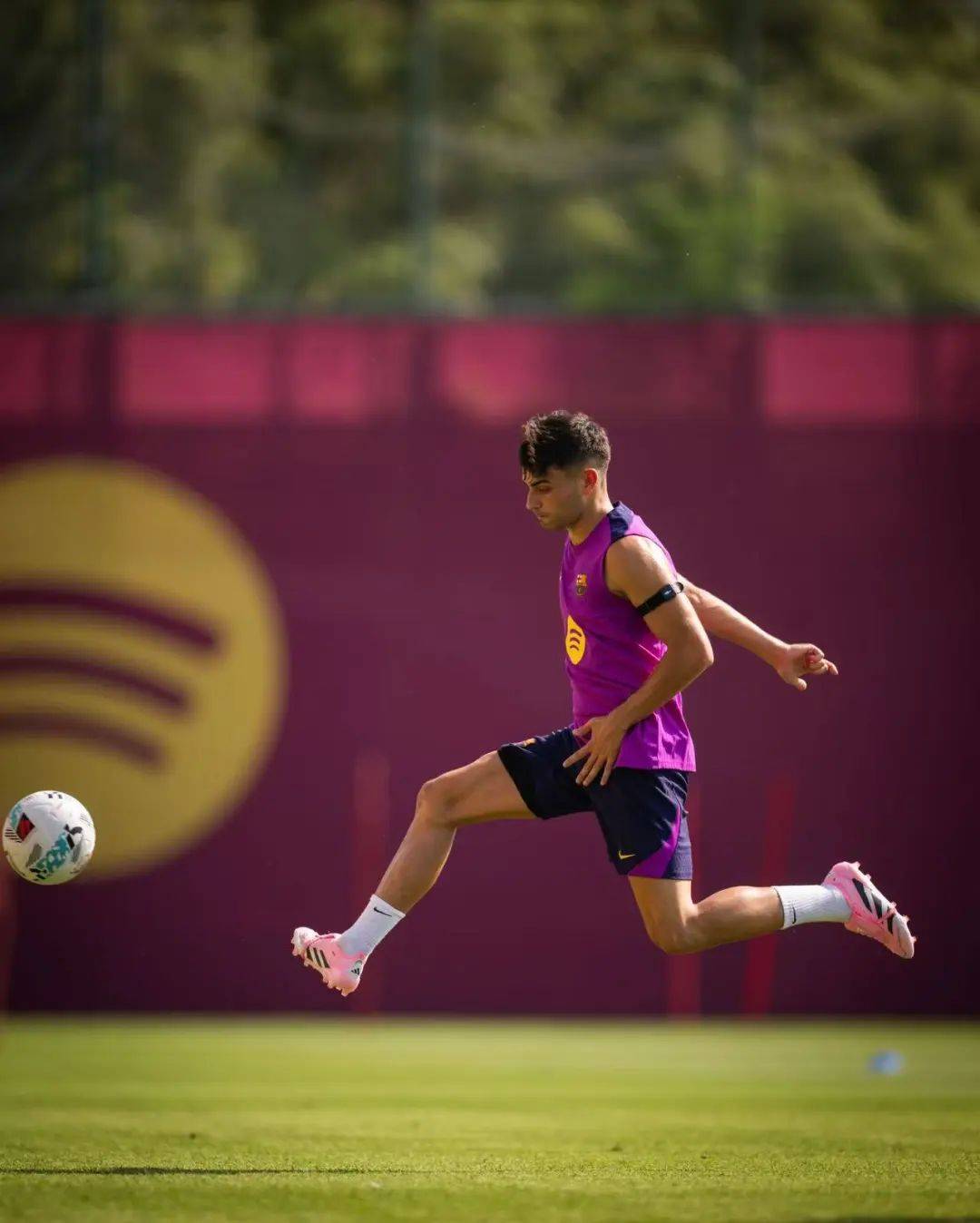 -瓦伦西亚客场惊险逼平马洛卡，保住一分的简单介绍