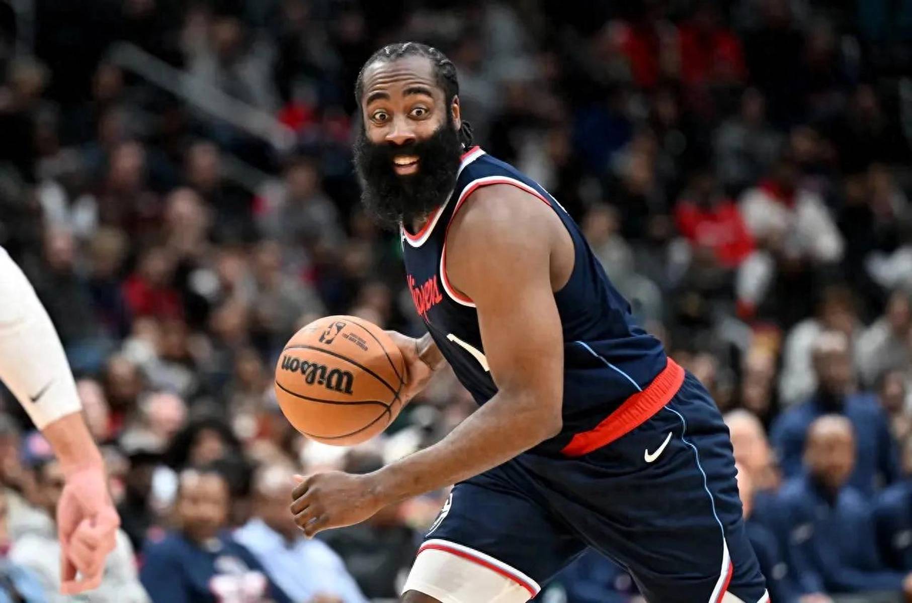 火箭战胜老鹰,哈登再砍35+ 火箭战胜老鹰,哈登再砍35+