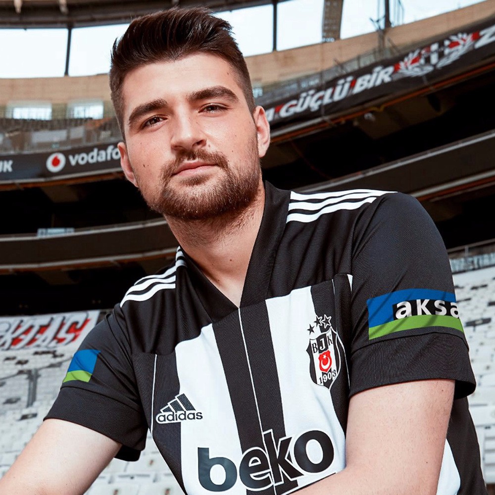 FB体育官方网站-贝西克塔斯主场平局，晋级希望渺茫！