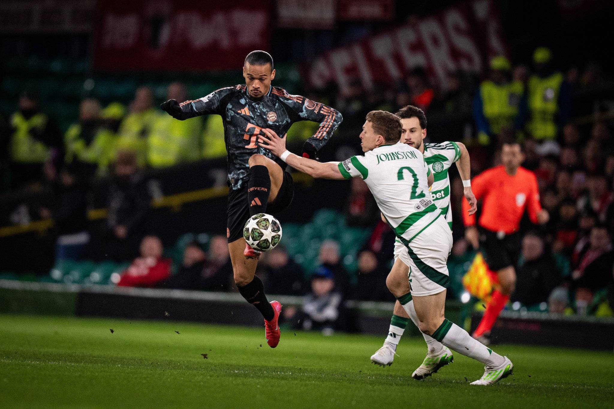 包含拜仁慕尼黑发挥出色,高效晋级半决赛的词条 包含拜仁慕尼黑发挥出色,高效晋级半决赛的词条