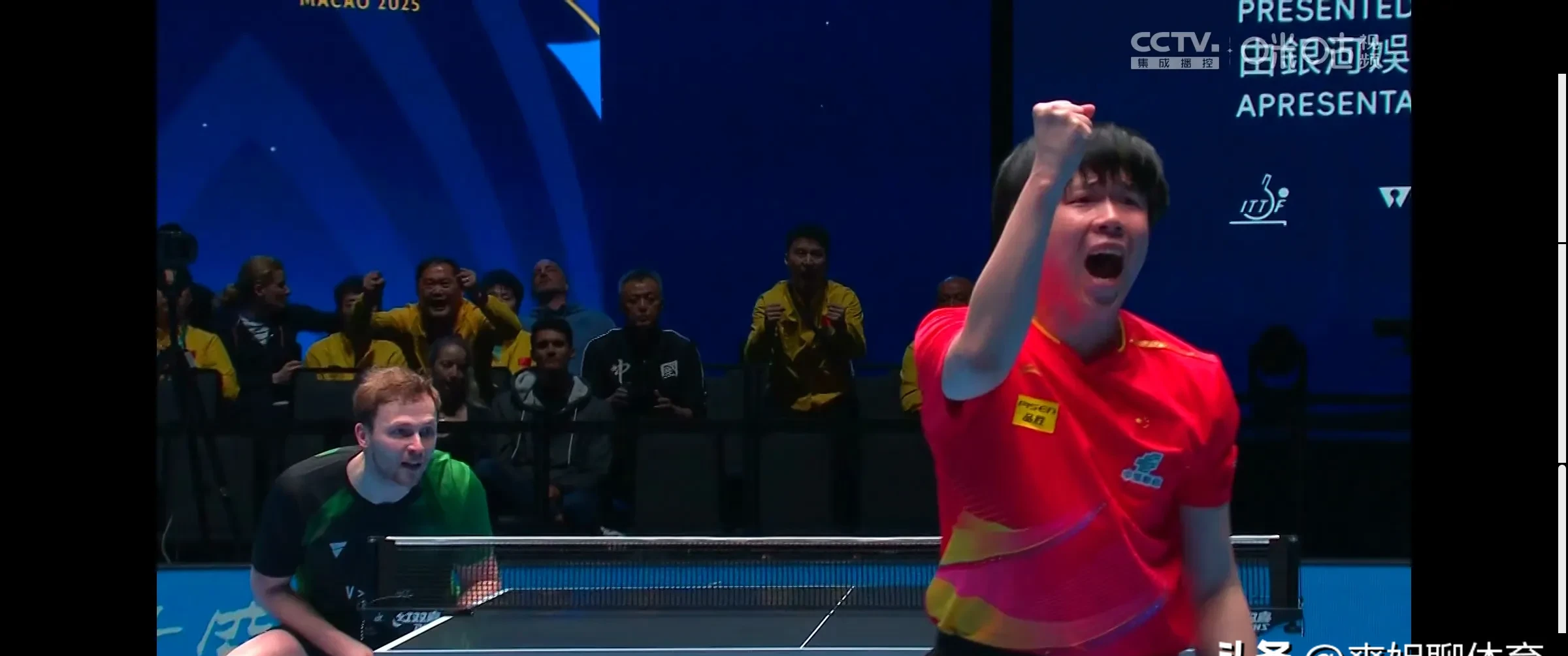 惊险万分的比赛，赛场气氛紧张