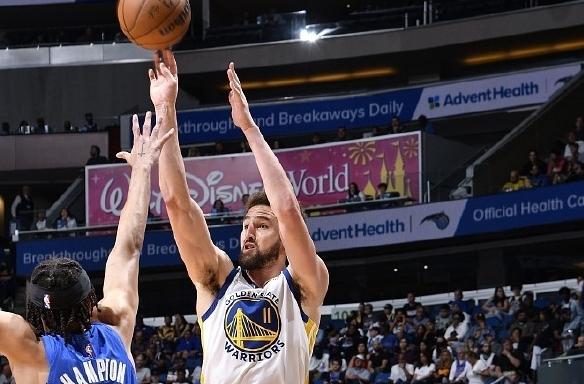 魔术队胜活塞接四连败