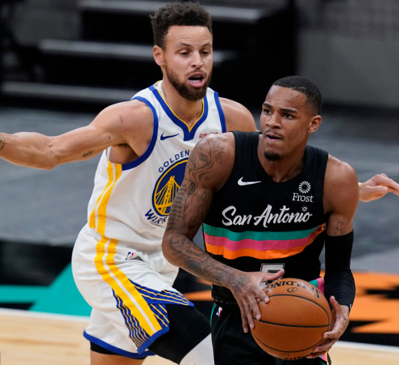 篮网大胜马刺,莫兹戈夫火力全开 篮网大胜马刺,莫兹戈夫火力全开