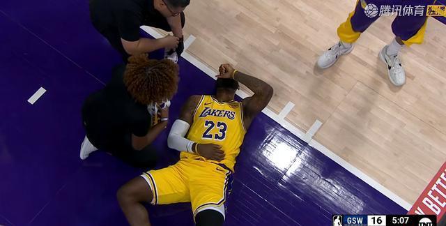 勇士遭湖人逆转，库里受伤离场