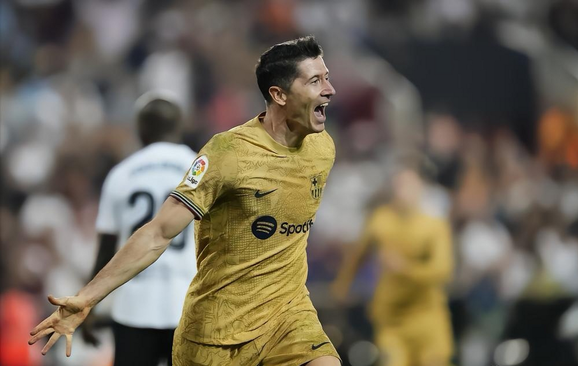 西班牙强势尤文,莱万高光表现 西班牙强势尤文,莱万高光表现