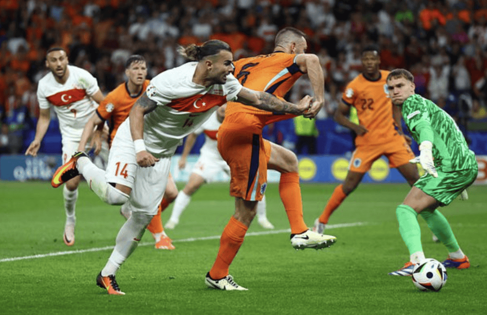 FB体育网页版-关于意大利队击败荷兰，跻身欧洲杯八强的信息