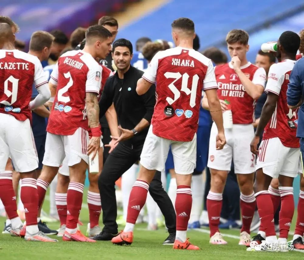 关于阿森纳战绩不佳，球迷们纷纷呼吁主教练做出改变的信息