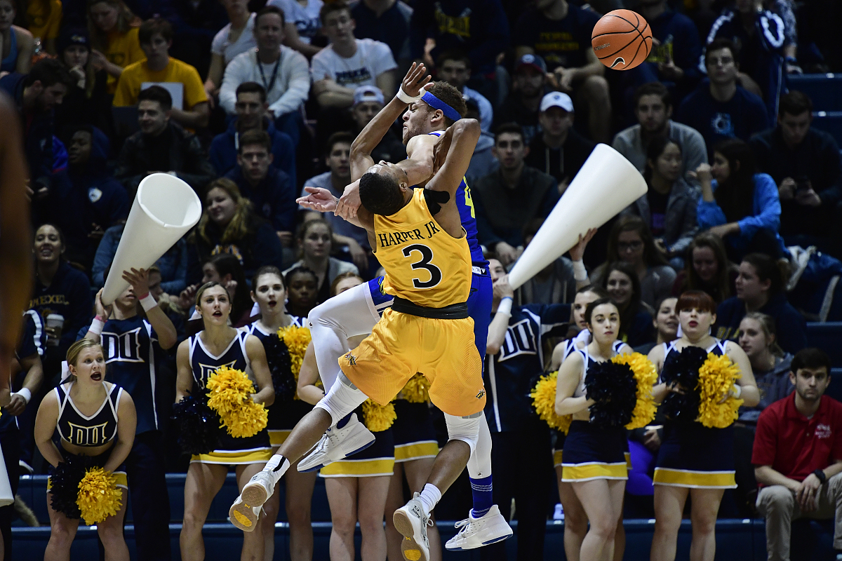 关于美国运动员再次霸占赛场，实现多项突破的信息