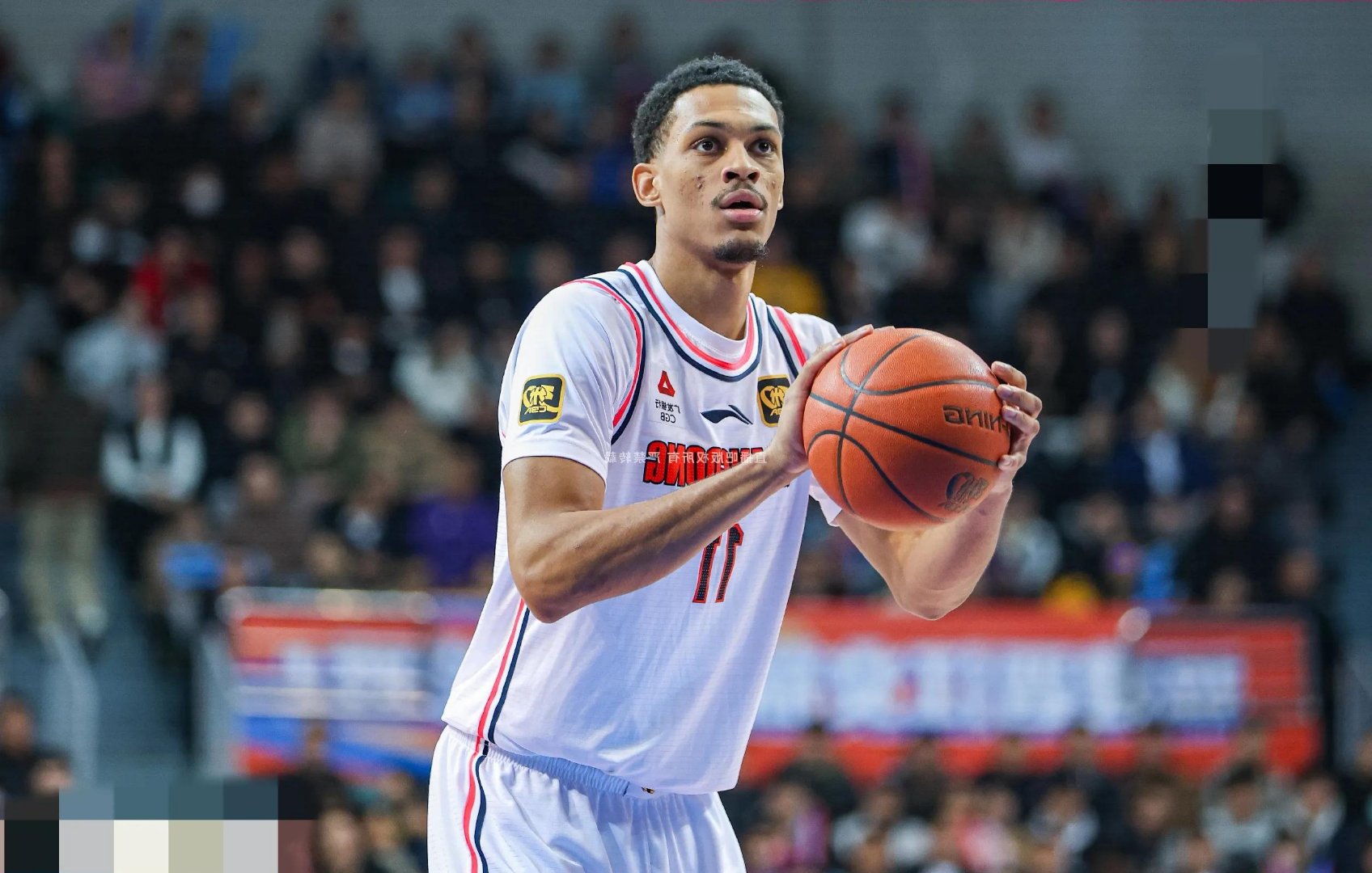 山西队碾压广东队，詹姆斯刷新纪录