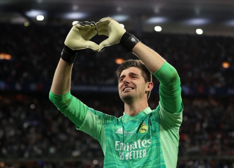 包含勒沃库森轻取比利时，库尔图瓦状态火热的词条